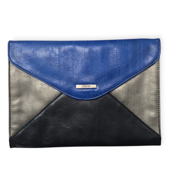 Kenneth Cole Reaction Clutch - Picture 1 of 3